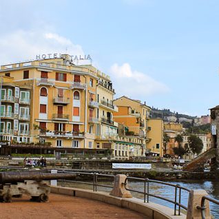 Rapallo vicino Hotel Lavagna con Piscina e parcheggio